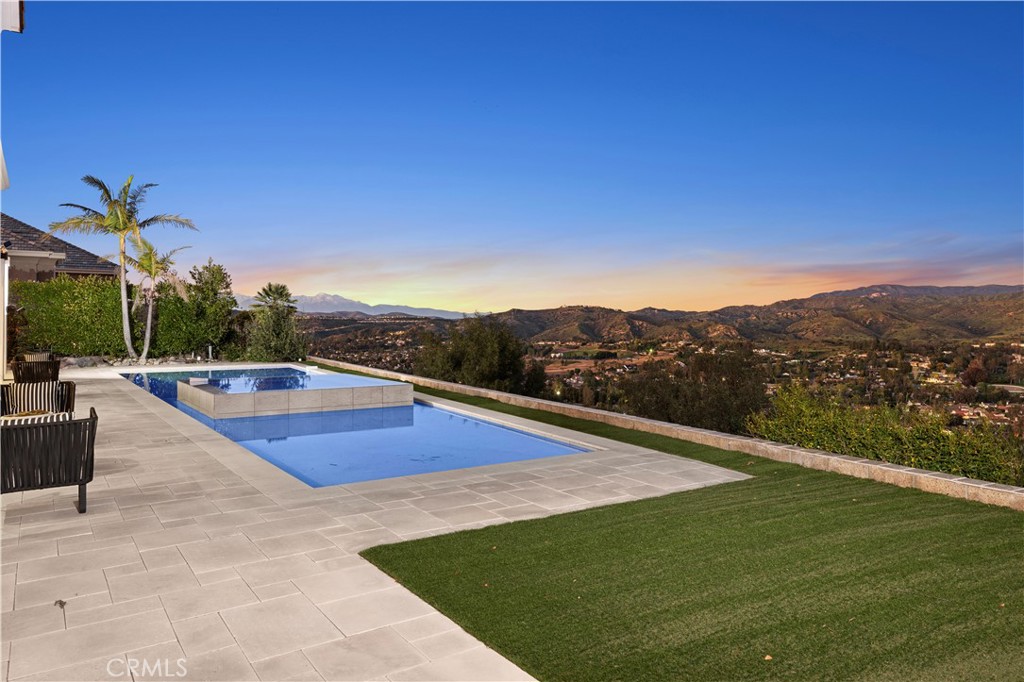 477 N Carlisle Place