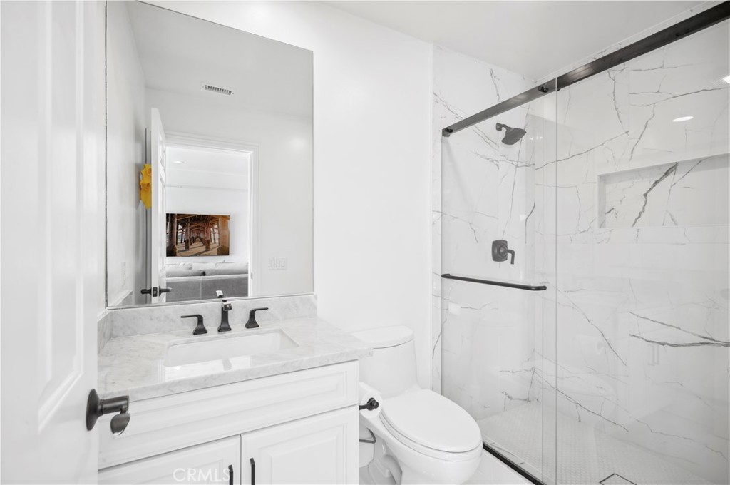 477 N Carlisle Place