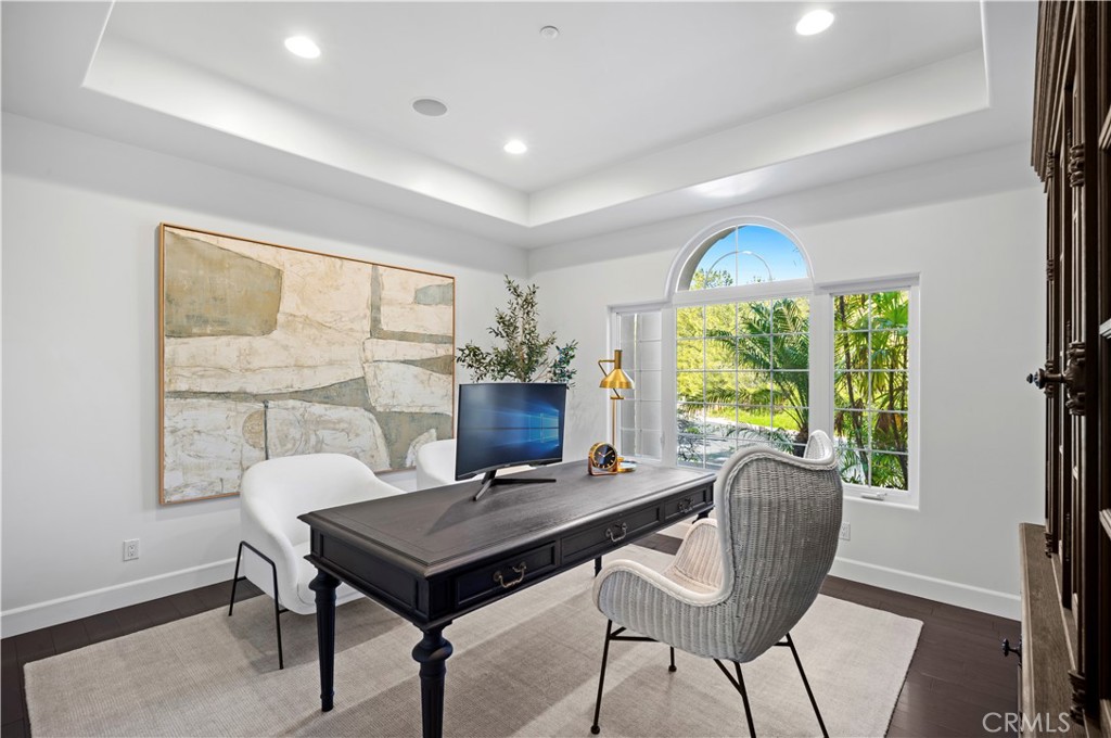 477 N Carlisle Place