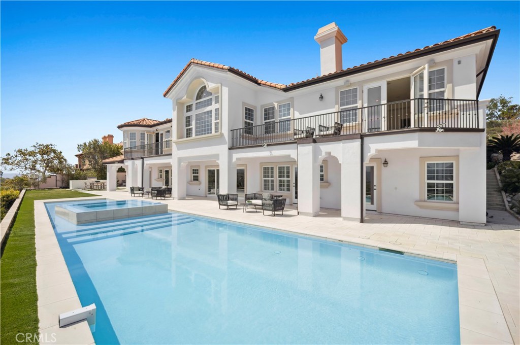 477 N Carlisle Place