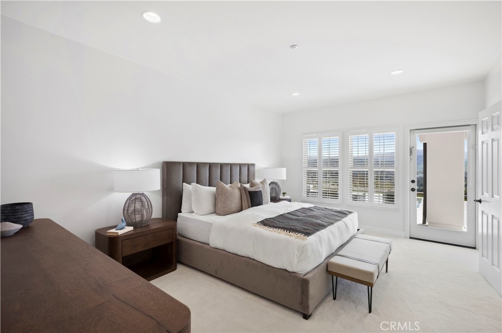 477 N Carlisle Place