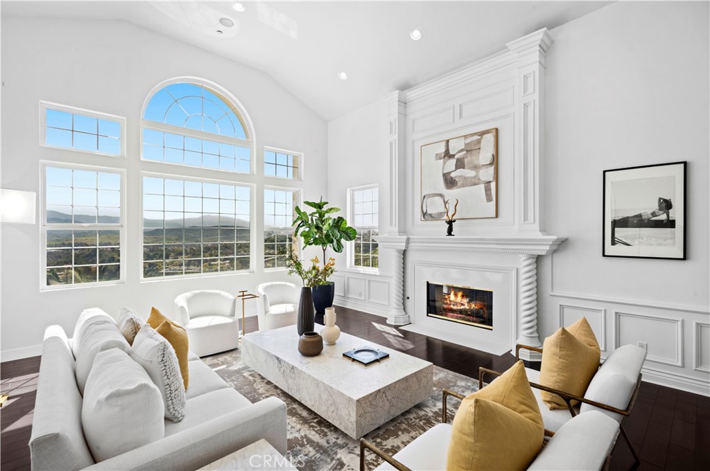 477 N Carlisle Place