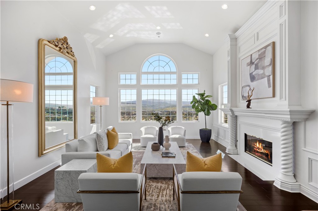 477 N Carlisle Place