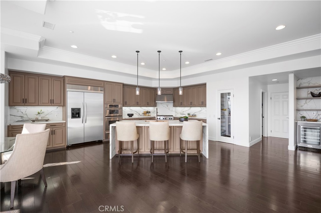 477 N Carlisle Place