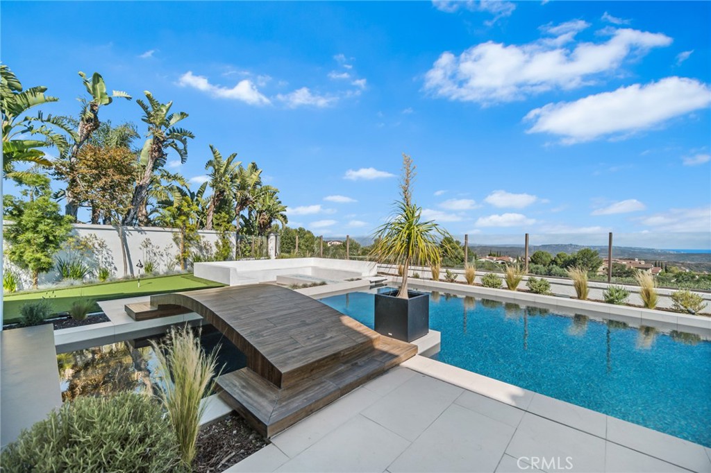 9 Coastal Canyon Drive