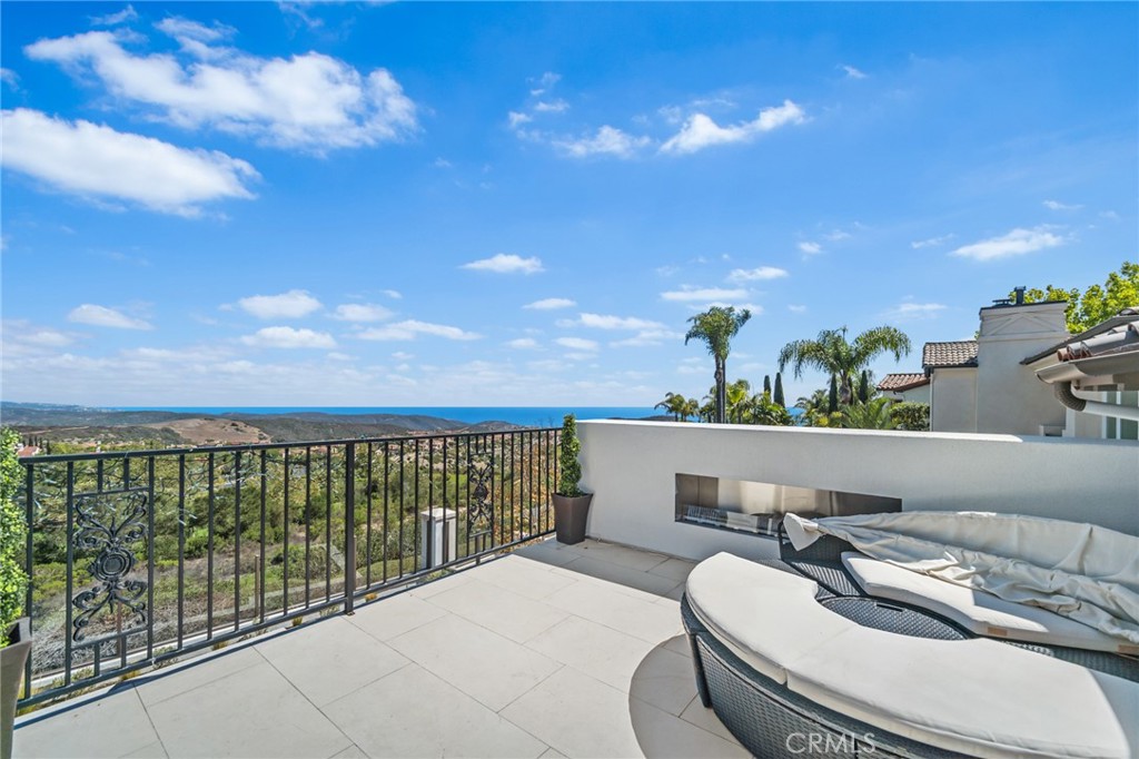 9 Coastal Canyon Drive