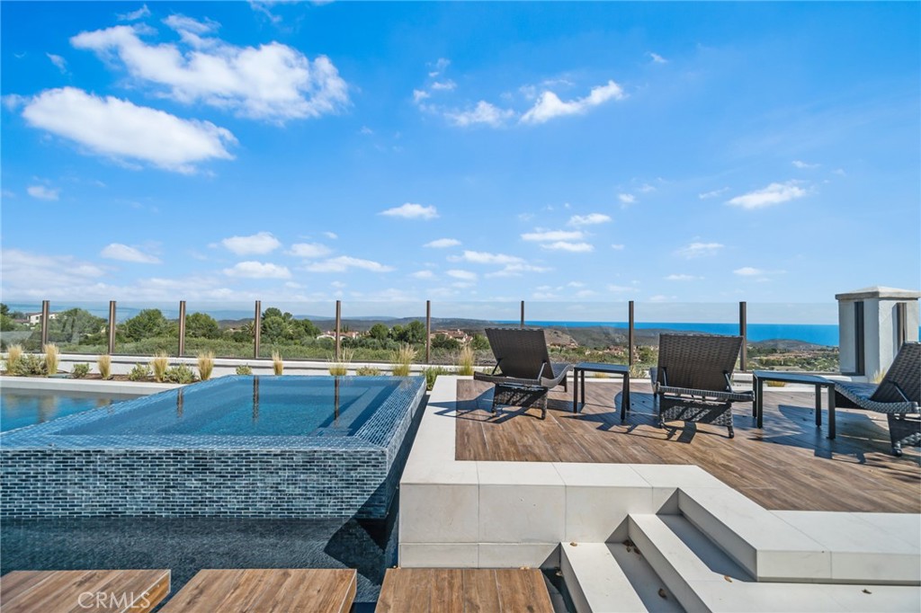 9 Coastal Canyon Drive