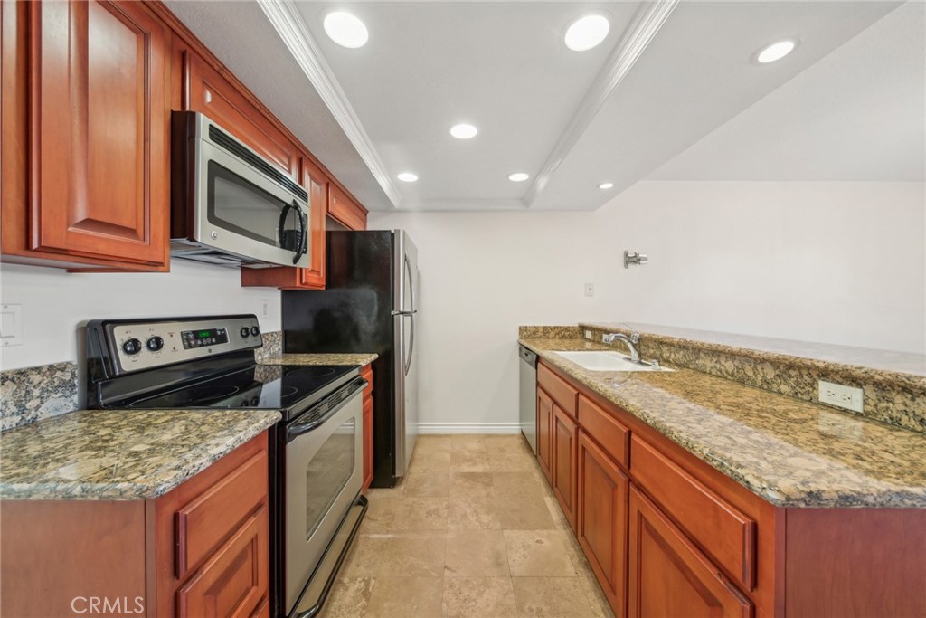 7671 Bay Drive 104