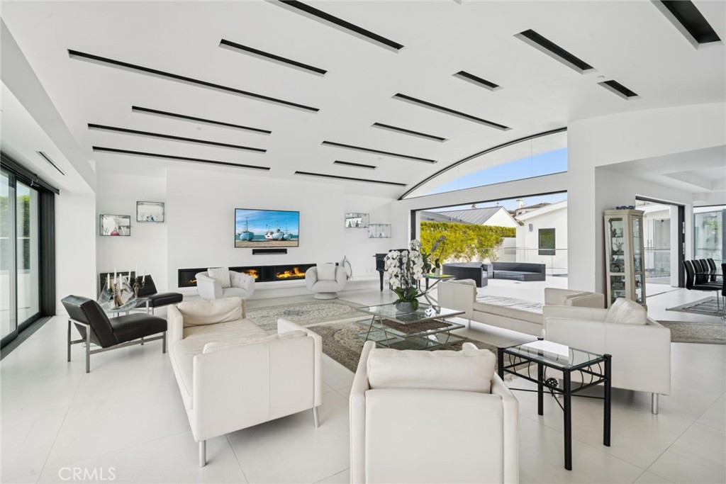 4607 Perham
