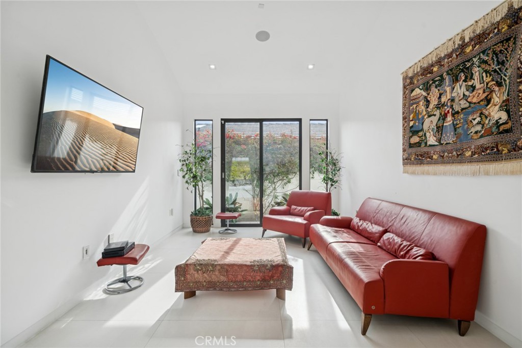 4607 Perham