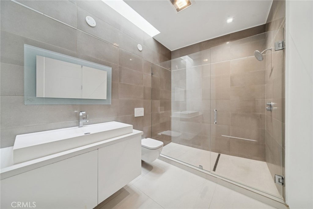 4607 Perham