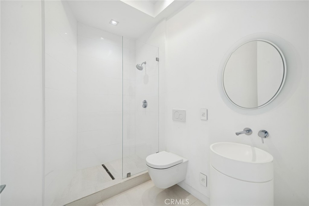4607 Perham