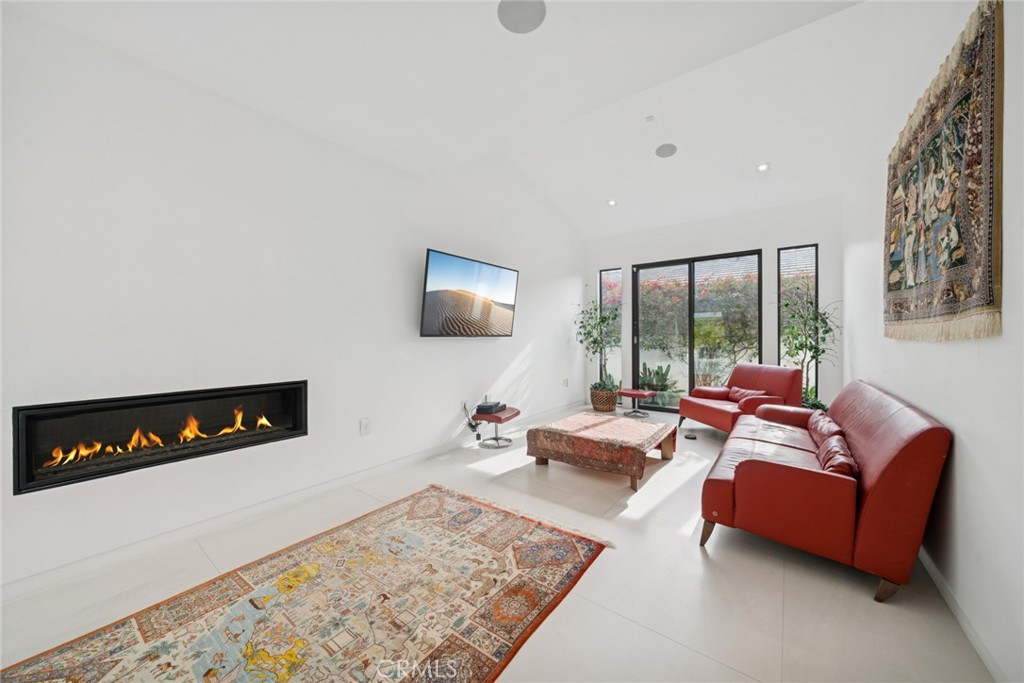 4607 Perham