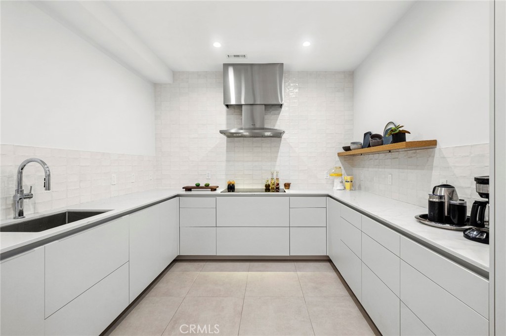 654 Canyon View