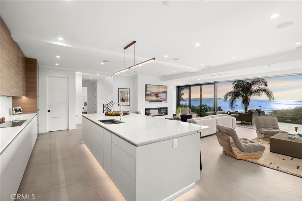 654 Canyon View