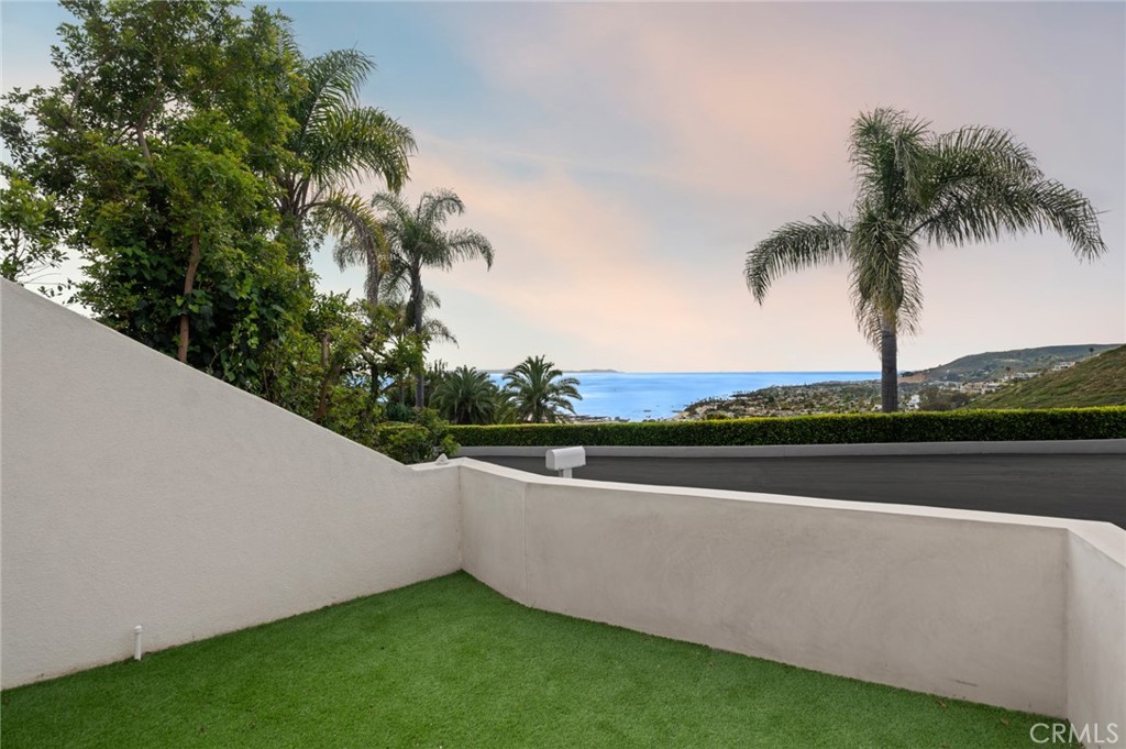 654 Canyon View