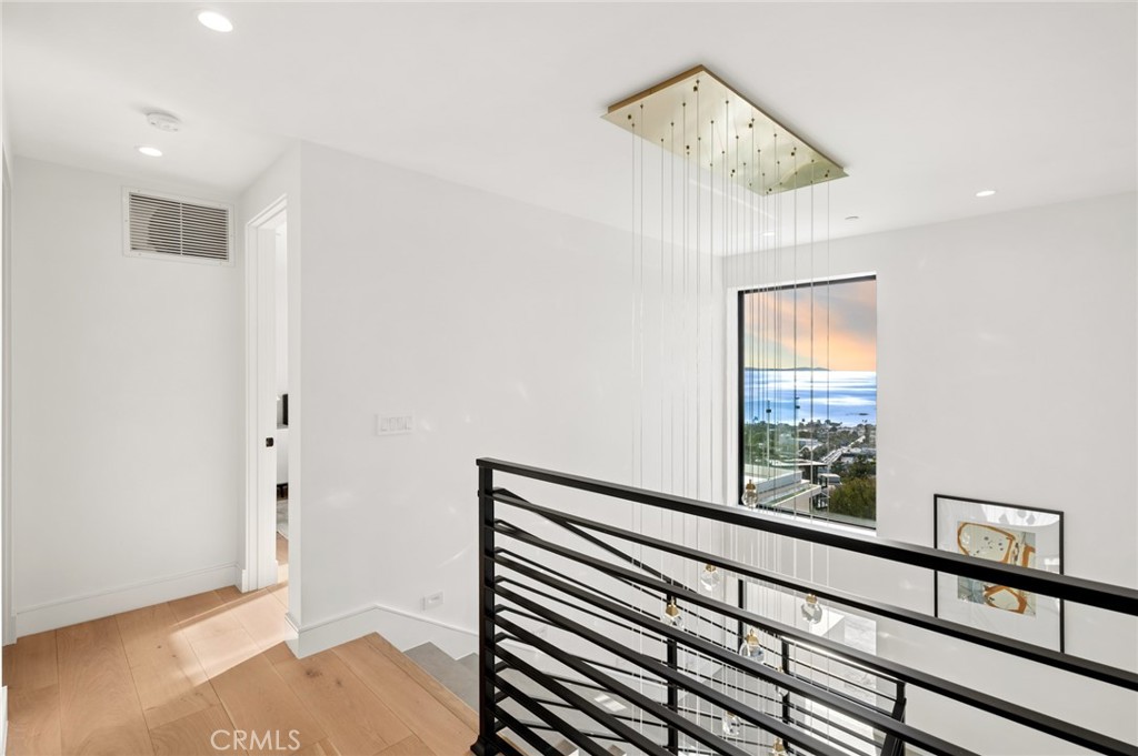 654 Canyon View