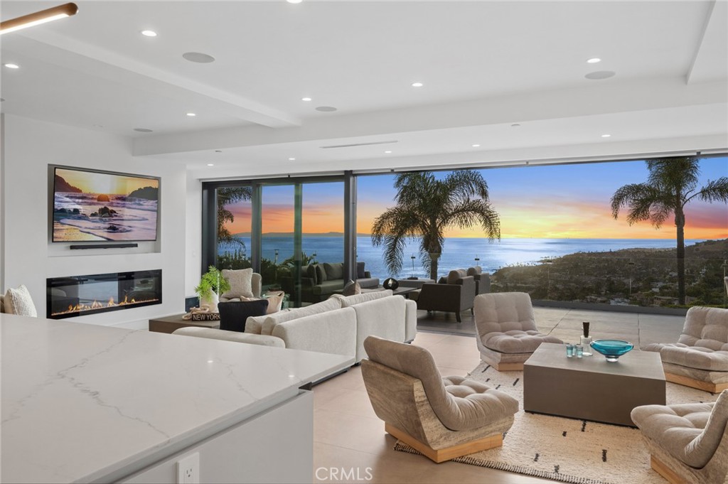 654 Canyon View