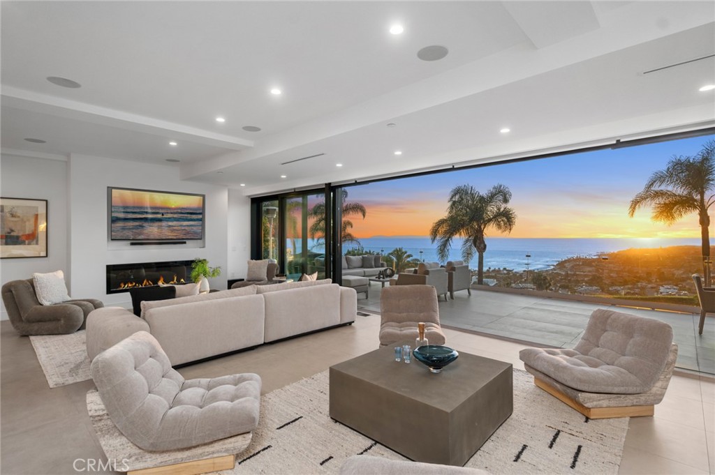 654 Canyon View