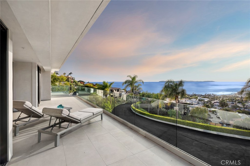 654 Canyon View