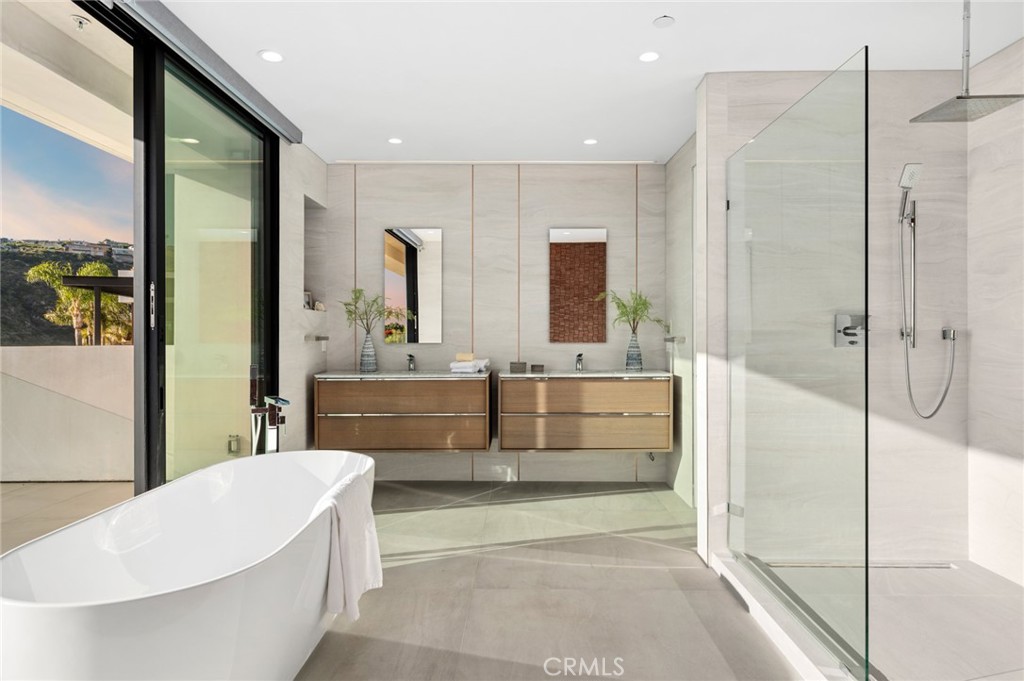 654 Canyon View