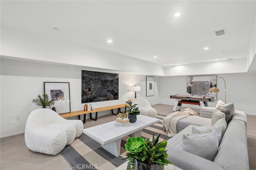 654 Canyon View