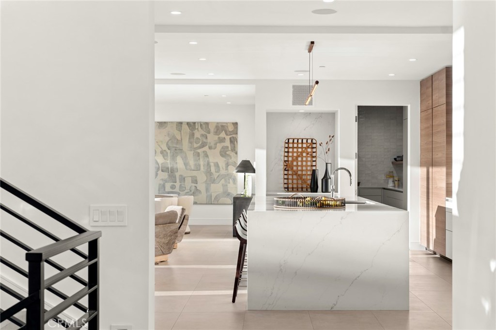 654 Canyon View