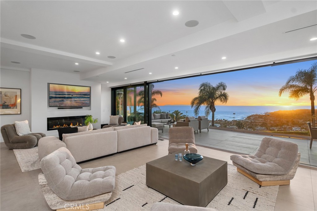 654 Canyon View