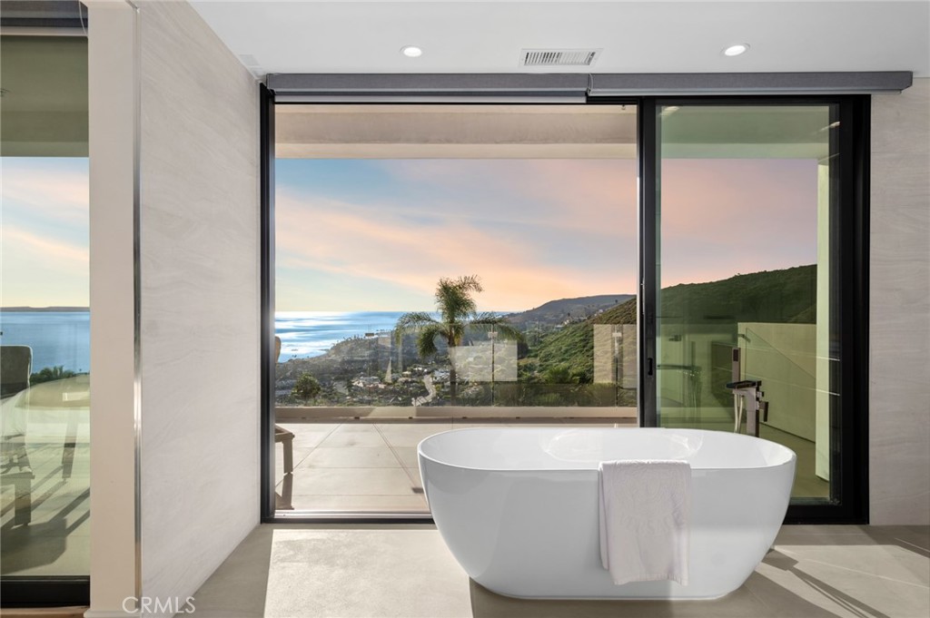 654 Canyon View