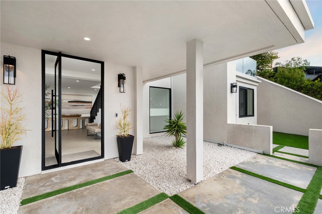 654 Canyon View