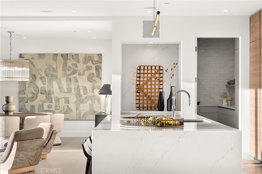 654 Canyon View