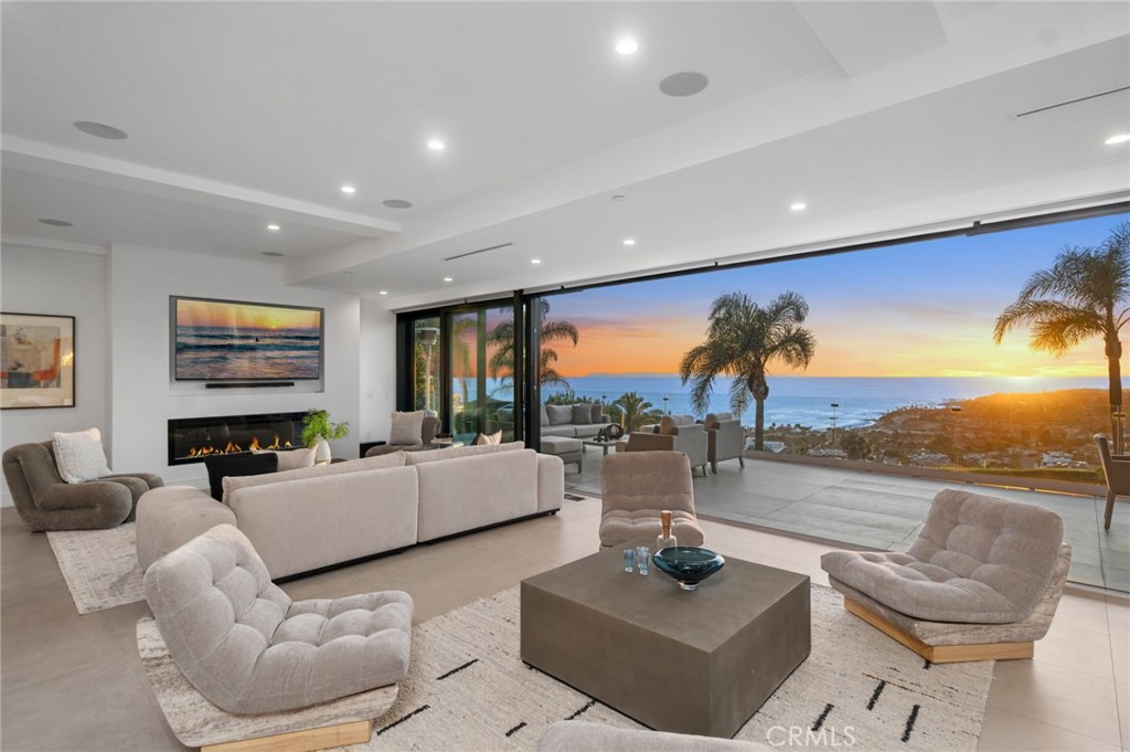 654 Canyon View