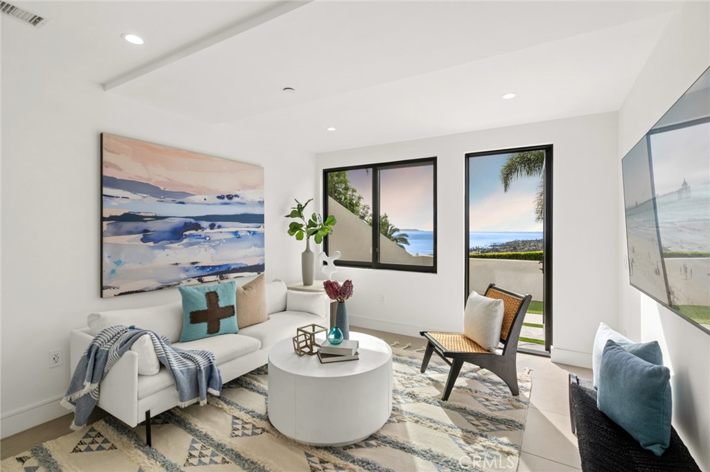 654 Canyon View
