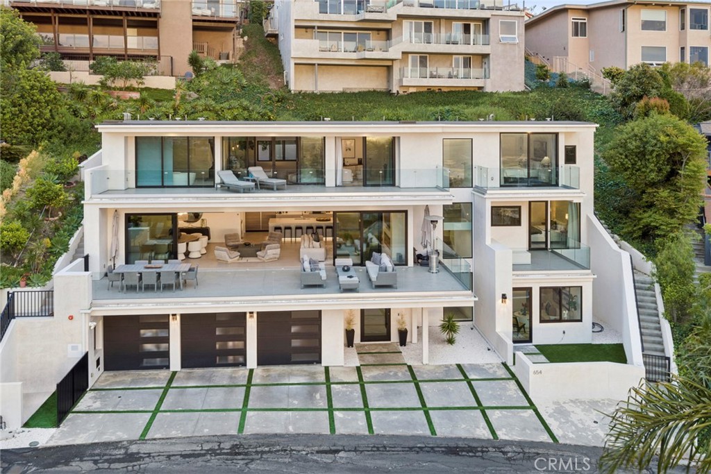 654 Canyon View