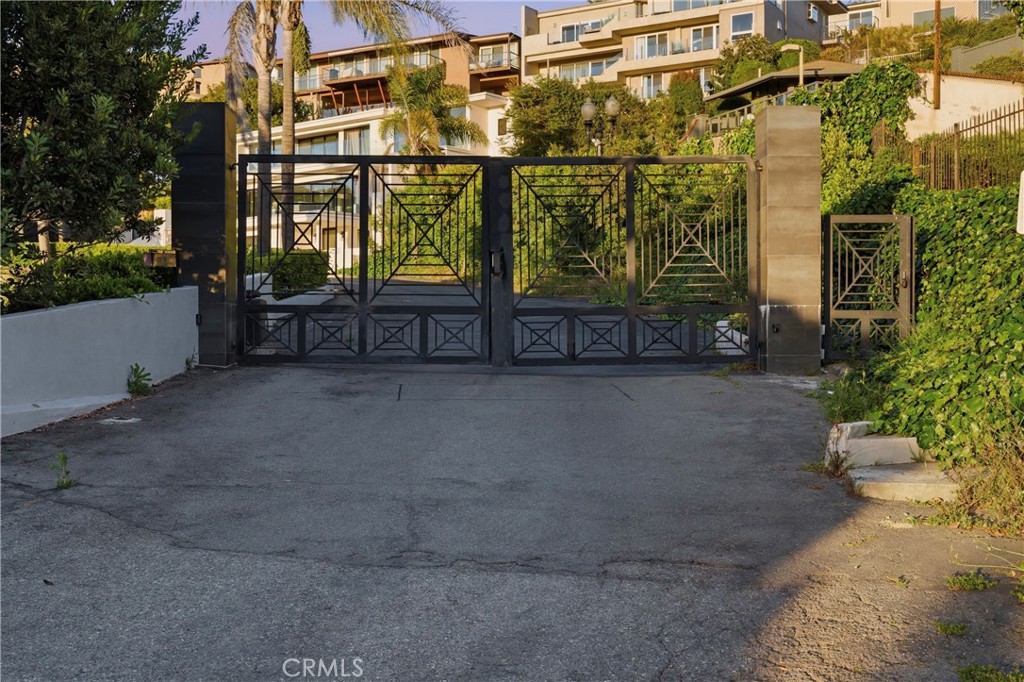 654 Canyon View