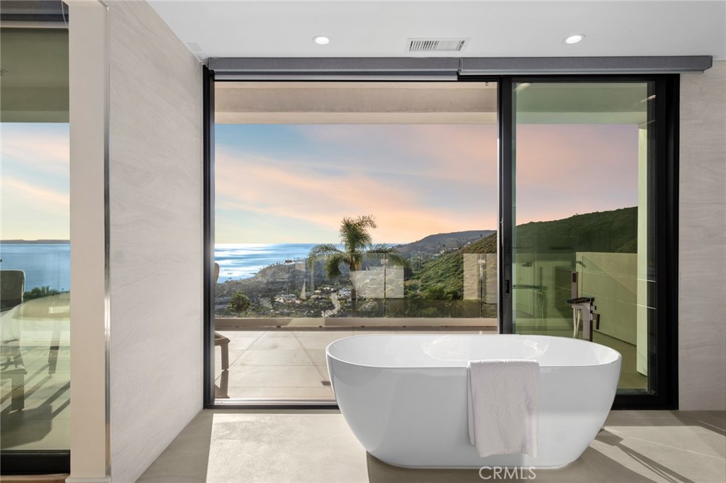 654 Canyon View