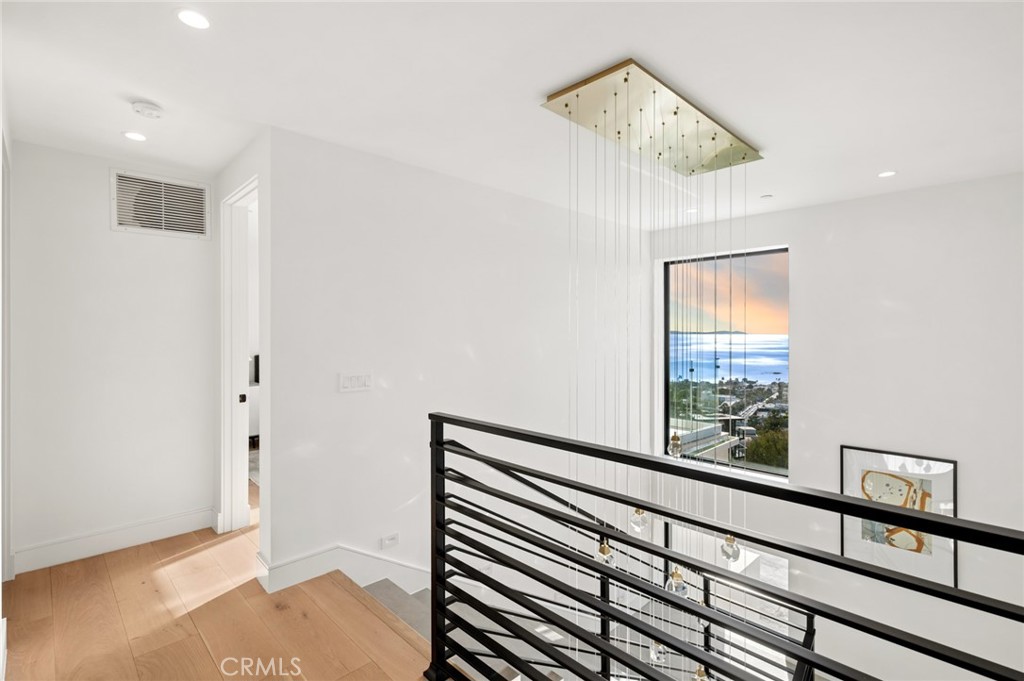 654 Canyon View