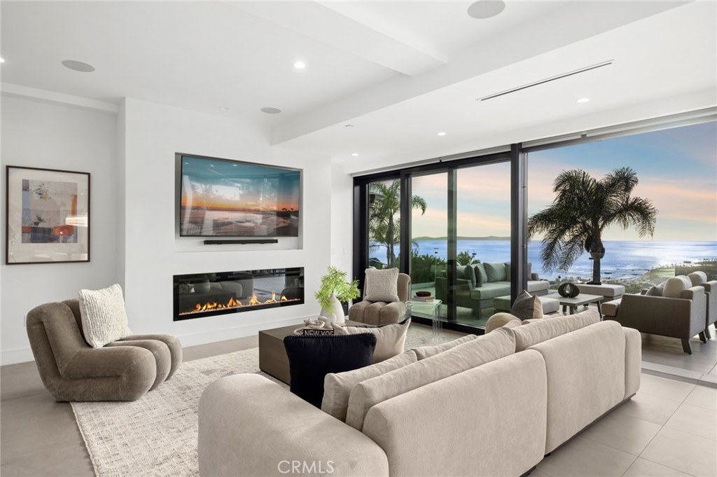 654 Canyon View