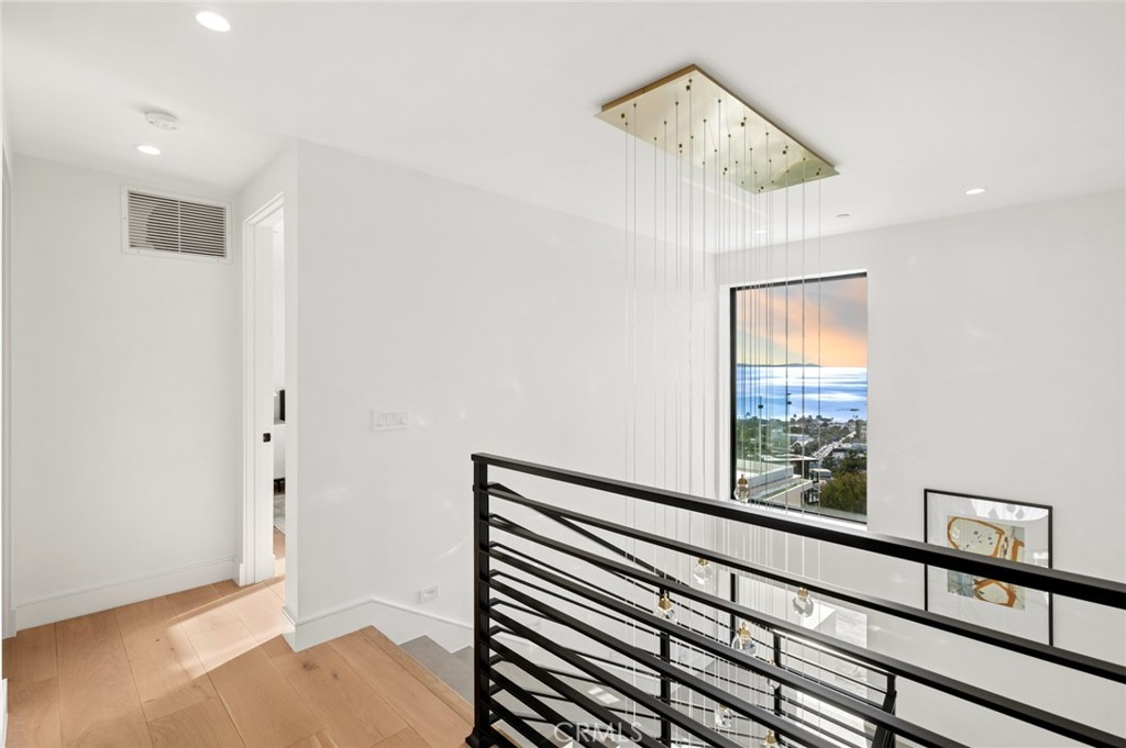 654 Canyon View
