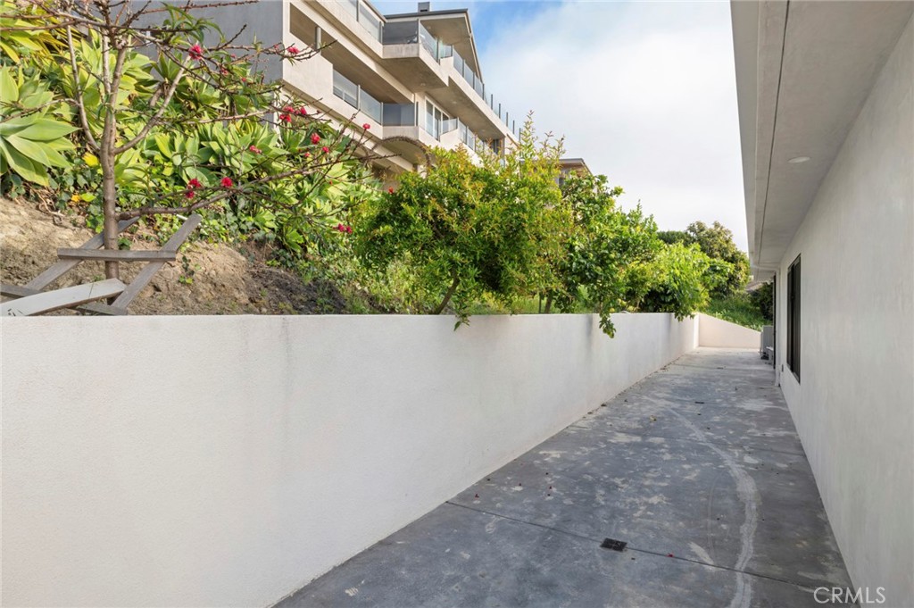 654 Canyon View