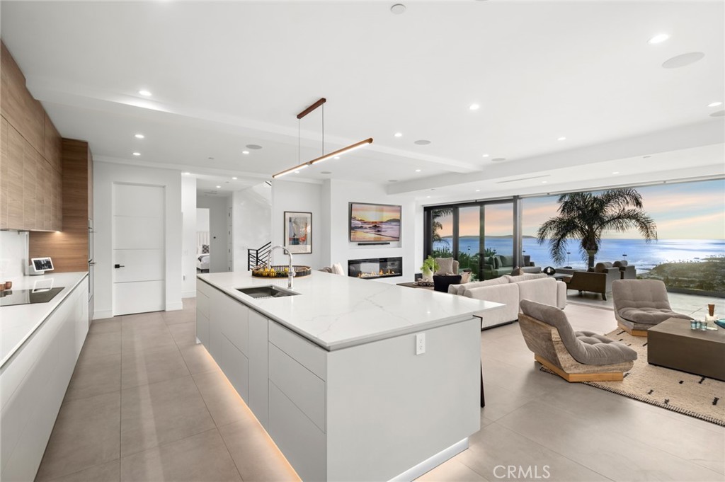654 Canyon View