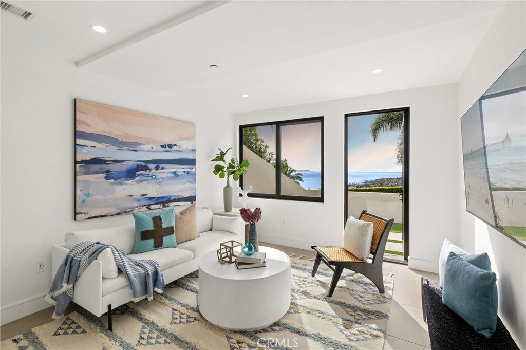 654 Canyon View