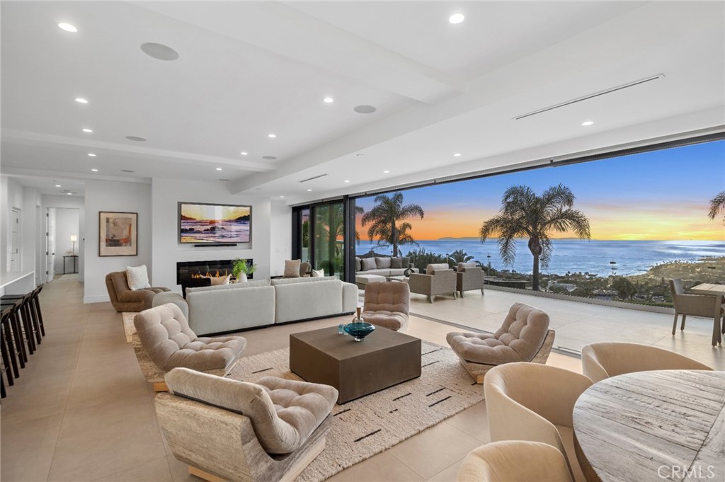 654 Canyon View
