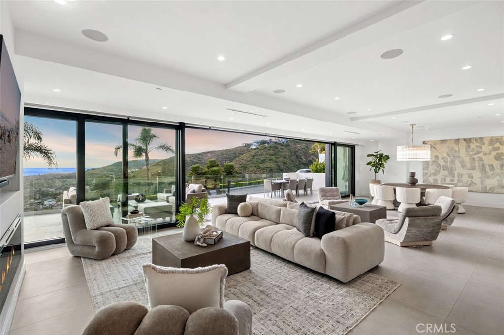 654 Canyon View