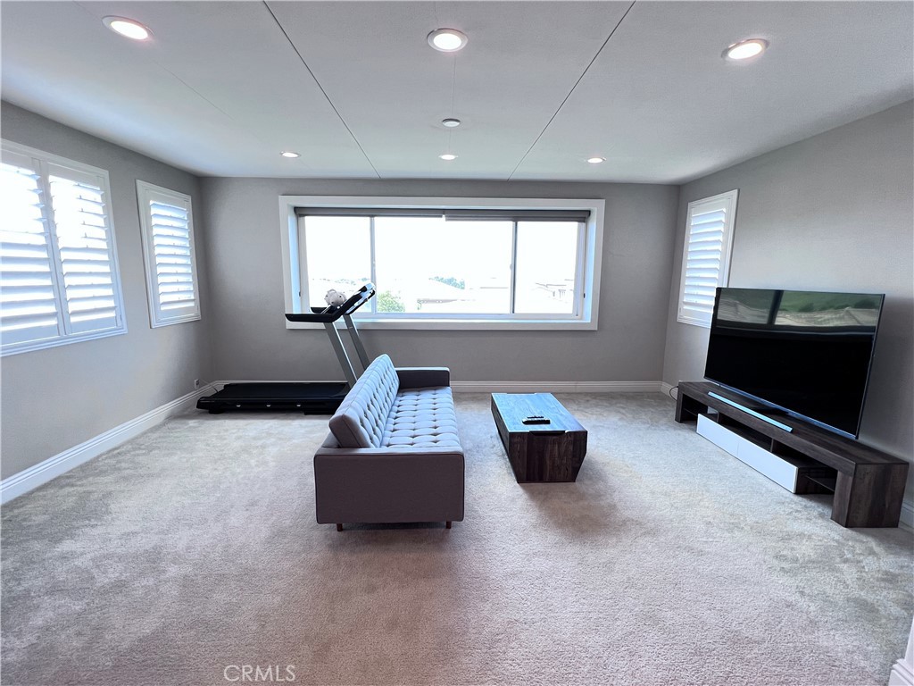 111 Gardenview