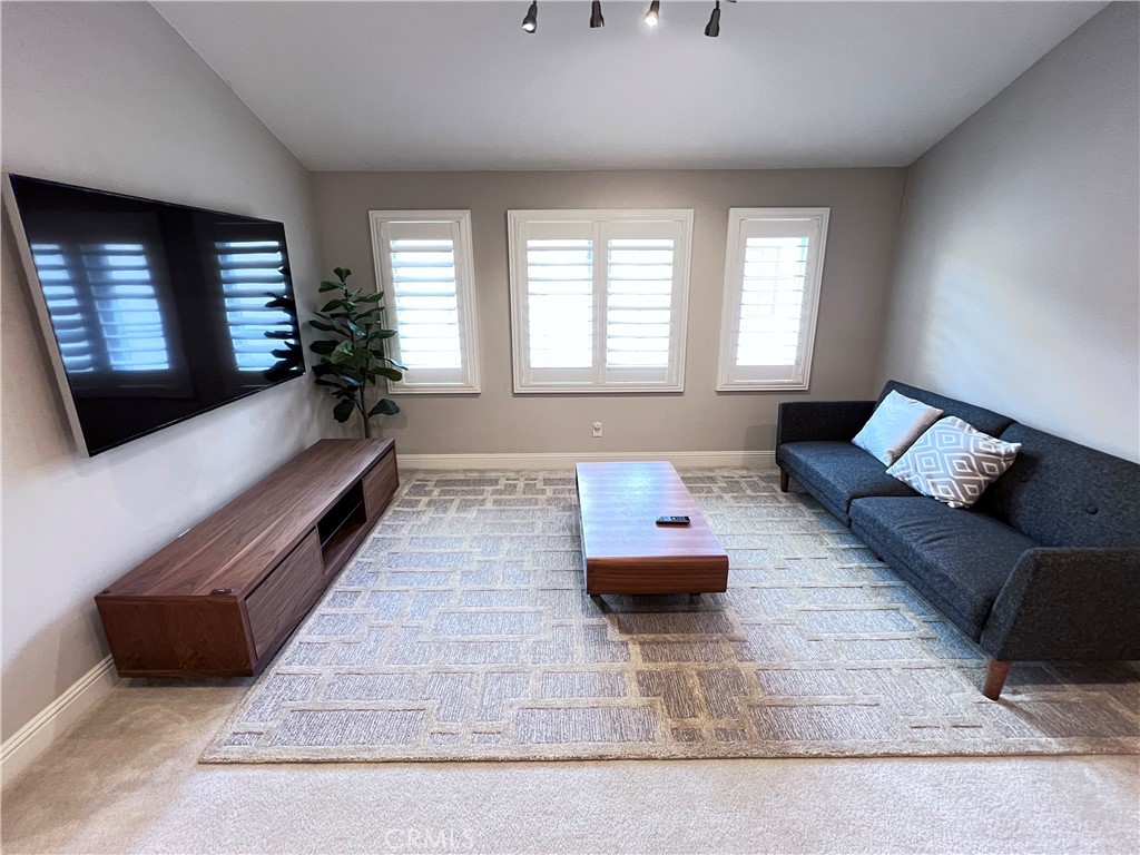 111 Gardenview