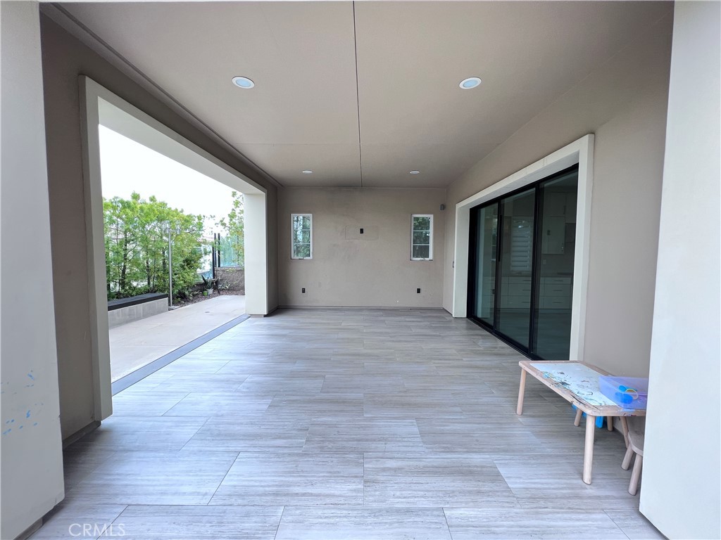 111 Gardenview