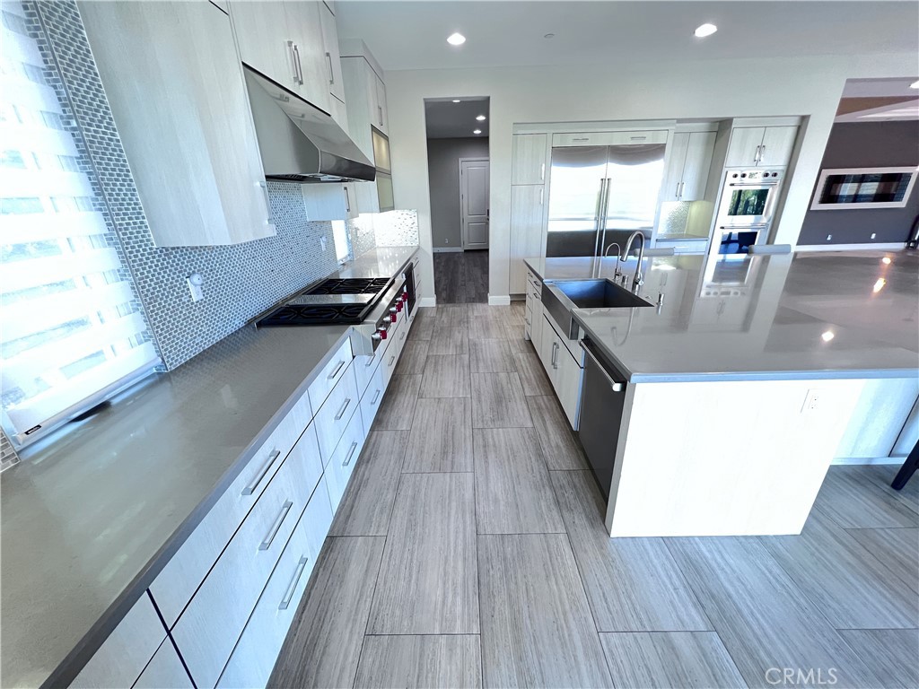 111 Gardenview