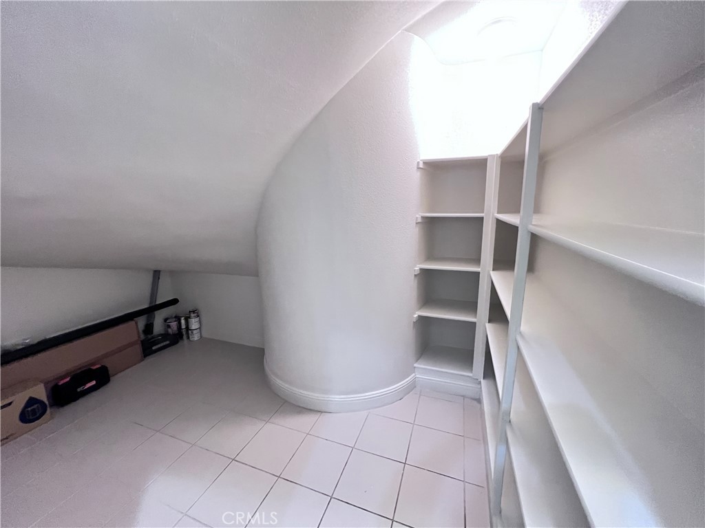 111 Gardenview