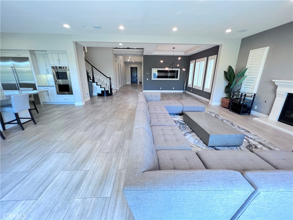 111 Gardenview